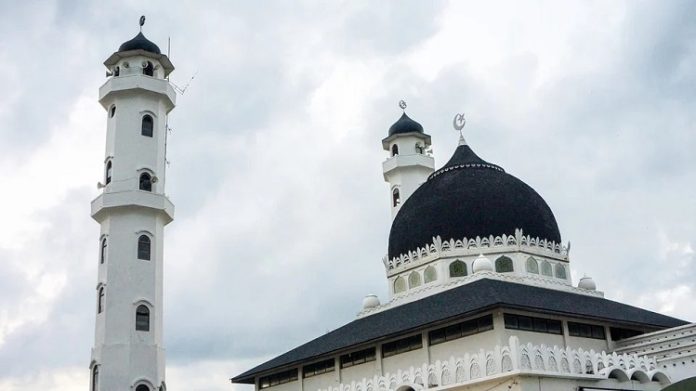 Penggunaan pengeras suara untuk adzan di masjid