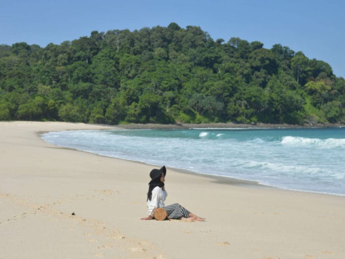 Wisata Pantai Indonesia Indah Eksotis