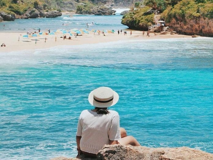 Wisata pantai drini gunungkidul yogyakarta