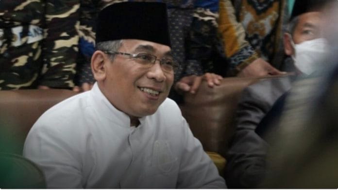 KH Yahya Cholil Staquf mengumumkan struktur PBNU (Foto NU Online)