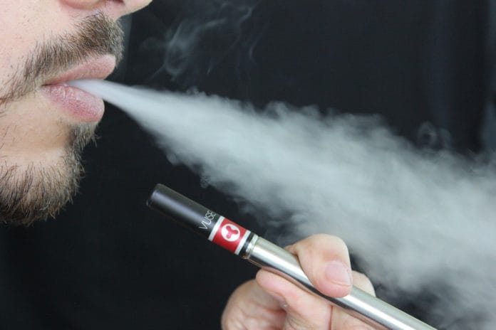 Vape bisa menyebabkan gangguan kesehatan mulut dan gigi