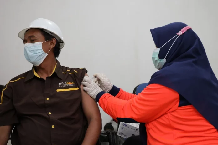 Vaksin Covid-19 saat Puasa