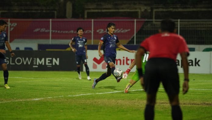 Arema FC menghadapi Bali United dalam laga lanjutan Liga 1 pekan ke 31