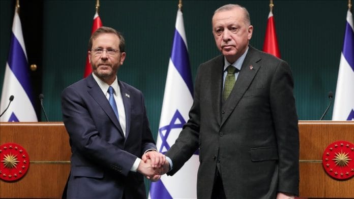 Presiden Recep Tayyip Erdogan dan Presiden Isaac Herzog