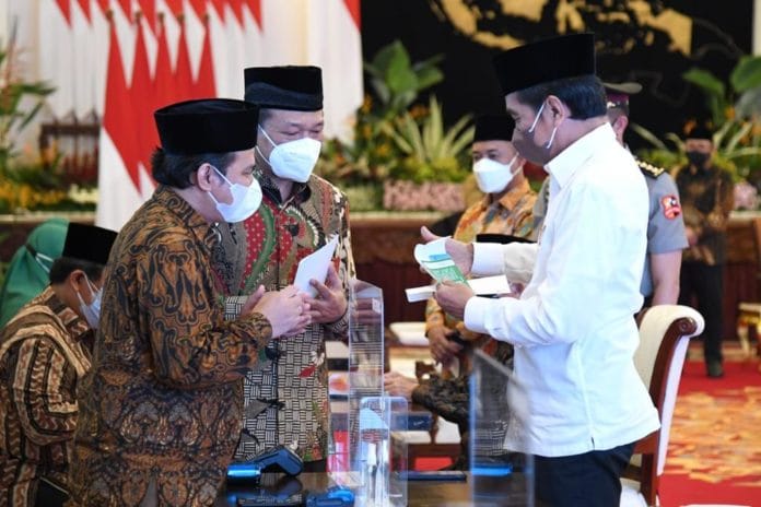 Presiden Jokowi meminta dana zakat bisa digunakan untuk membantu warga terdampak pandemi Covid-19