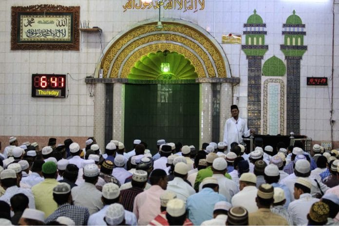 Jamaah Shalat Jumat di Jakarta Tak Perlu Gunakan Masker Lagi, Daerah Lain Bagaimana? 
