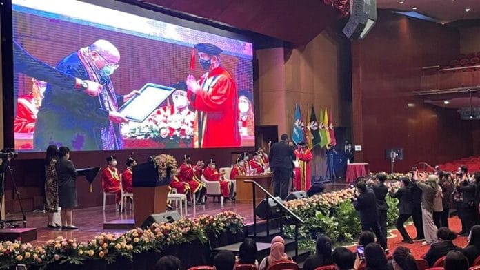 Disertasi Hadi Poernomo Terima Rekor MURI