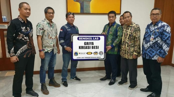 Seniman Api Bengkel Las