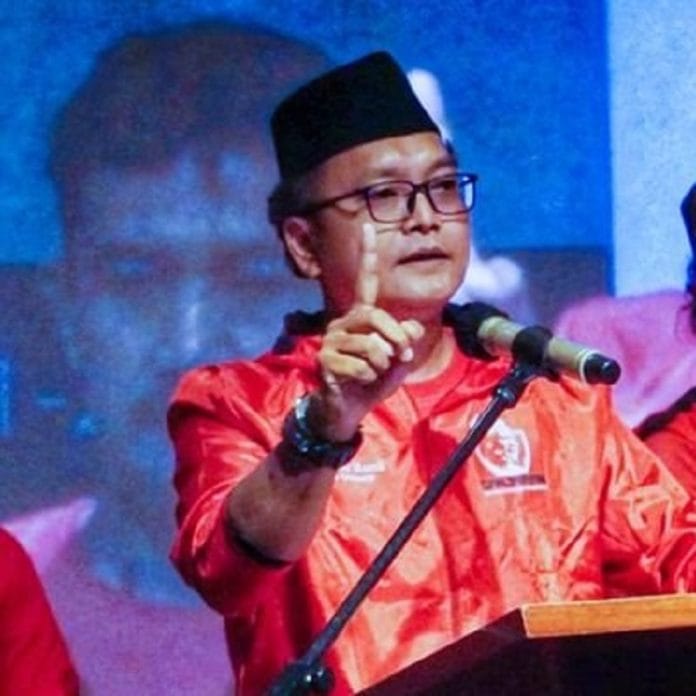 Guntur Romli Tuding Kapolres Sedang Cari Kambing Hitam di Kasus Penganiayaan David Latumahina oleh Mario Dandy Guntur Romli Tuding Kapolres Sedang Cari Kambing Hitam di Kasus Penganiayaan David Latumahina oleh Mario Dandy