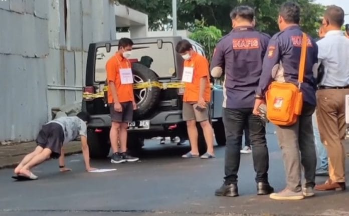 Pas Rekonstruksi Mario Dandy Pake Sepatu Nike, Shane Lukas Cuma Sendal: Begini Alasan Polisi