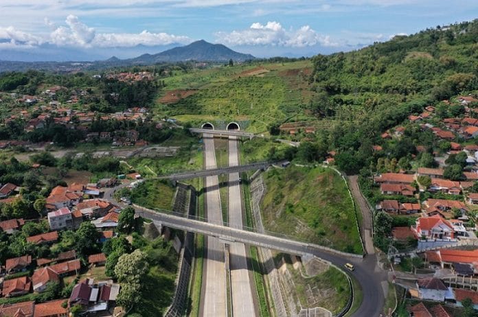 Penampakan Terowongan Kembar alias Twin Tunnel Jalan Tol Cisumdawu yang Diresmikan Presiden Jokowi