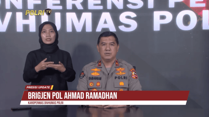Karo Penmas Divisi Humas Polri, Brigjen Ahmad Ramadhan mengatakan, laporan mengenai Rocky Gerung yang dianggap menghina Presiden Jokowi untuk dibuat dalam bentuk dumas (aduan masyarakat).