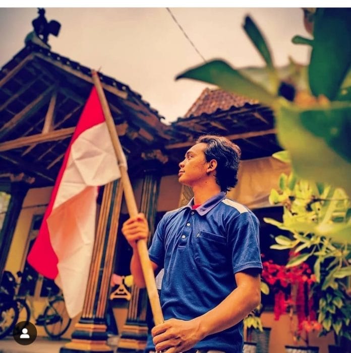 WhatsApp Image 2023-07-23 at 11.05.30 Ilustrasi mengibarkan bendera merah putih saat hari kemerdekaan 17 Agustus. (Akun Instagram Bendera Merah Putih)