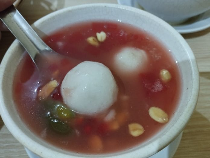 Wedang Ronde Sekoteng Jahe khas Salatiga (Bhisma Madjidi)