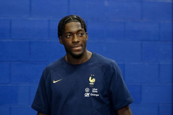 Axel Disasi pindah ke Chelsea