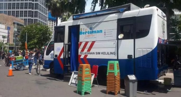 Ilustrasi SIM Keliling. Begini cara Perpanjangan SIM Online langsung diantar sampai rumah.