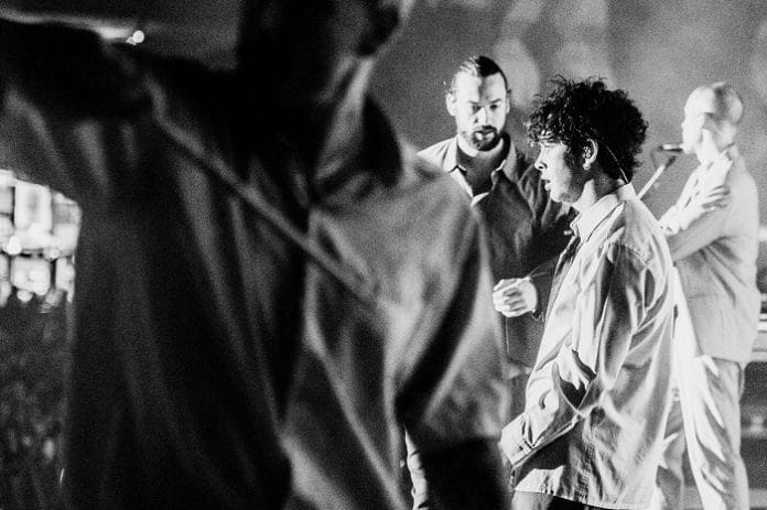 Konser The 1975 di Malaysia Dihentikan Gegara Ciuman Sesama Jenis Dukung LGBT, Besok Tampil di Indonesia