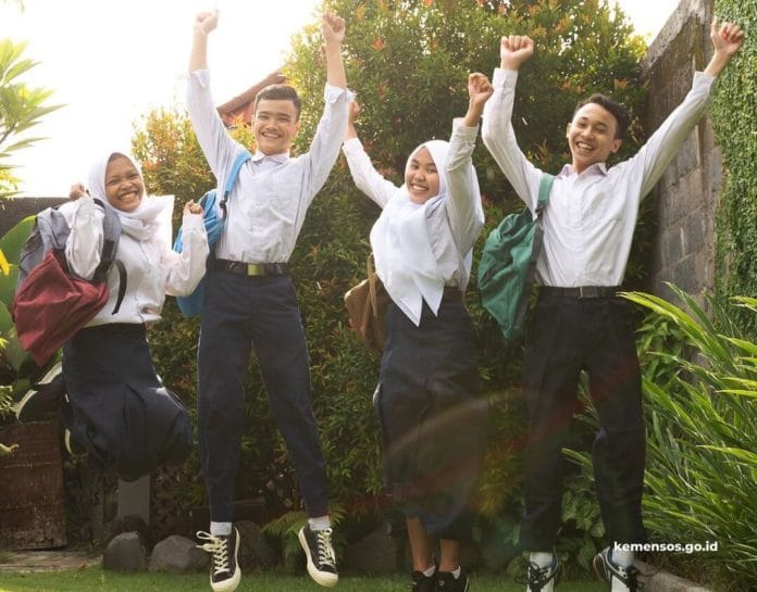 Ilustasi siswa SMP peserta bansos KJP Plus Agustus 2023