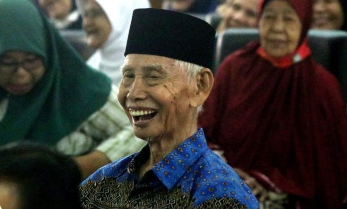 KLJ Tahap 2 Agustus 2023 Sudah Cair Belum Dinsos Beri Bocorannya Ilustrasi lansia Jakarta KLJ
