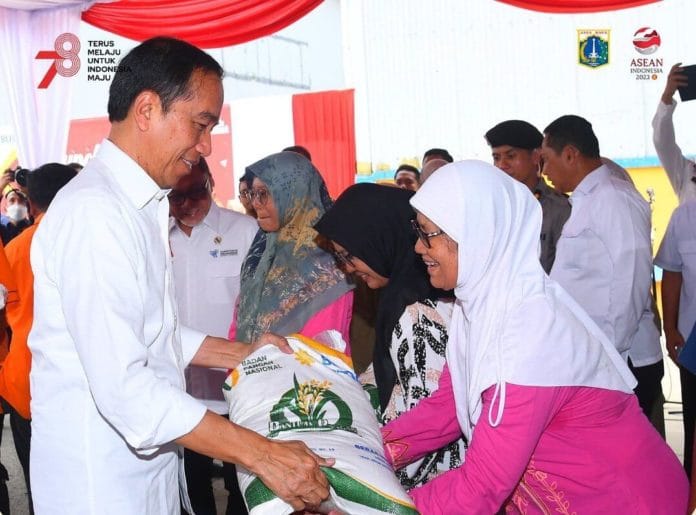 HORE! Bantuan Pangan Sudah Distribusikan Mulai Senin, Begini Cara Cek Nama Penerima Bansos Beras 2023 Kemensos HORE! Bantuan Pangan Sudah Distribusikan Mulai Senin, Begini Cara Cek Nama Penerima Bansos Beras 2023 Kemensos