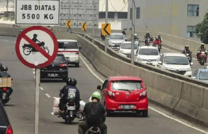 15 Pelanggaran Ini Jadi Target Operasi Zebra 2023, Motor Lawan Arah Jadi Prioritas Utama!