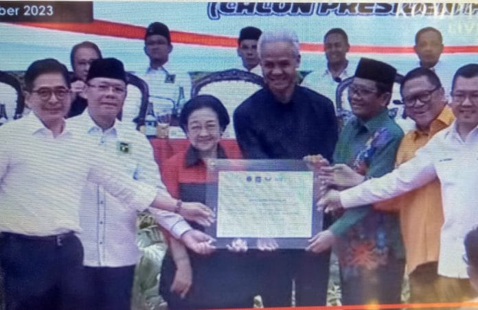 Ganjar-Mahfud Capres Ganjar Pranowo dan Cawapres Mahfud MD yang diusung PDIP, PPP, Perindo dan Hanura.