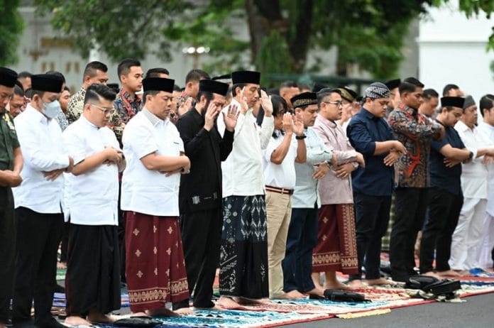 Terlambat alias Masbuk saat Shalat Berjamaah, Haruskan Bentuk Shaf Jamaah Baru? Ini Pendapat Muhammadiyah