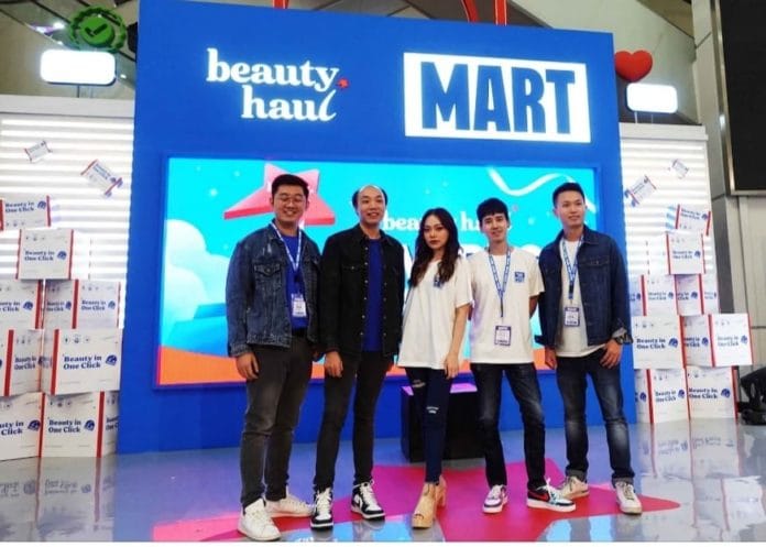 Para narasumber di acara BeautyHaul Mart 2023