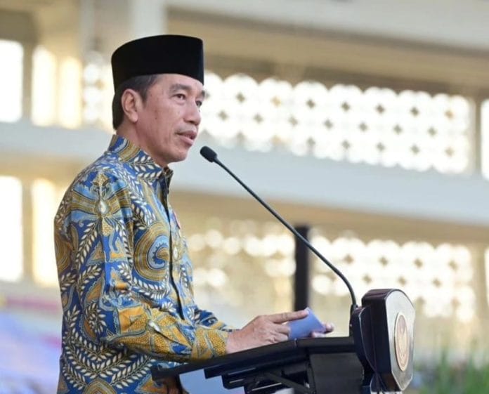jokowi Presiden Jokowi Memakai Batik