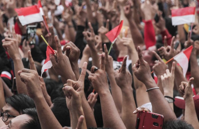 Kampanye negatif dan kampanye hitam