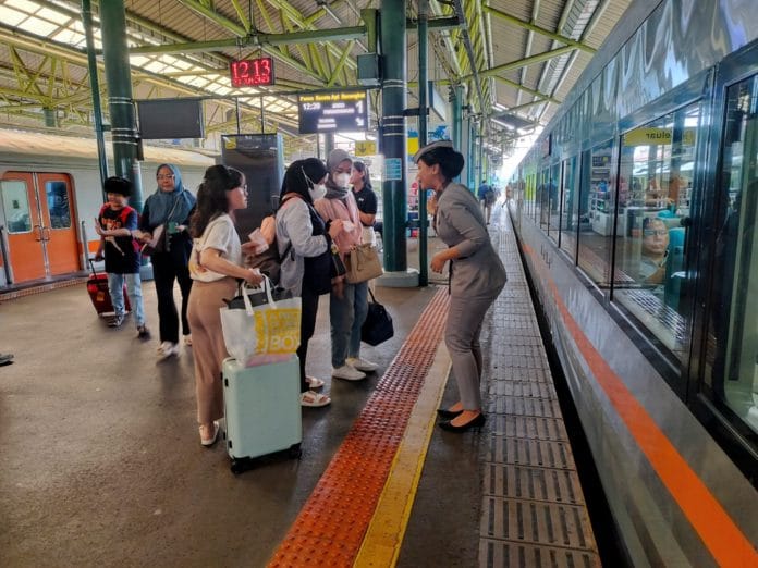 bagasi penumpang kereta api bagasi penumpang kereta api