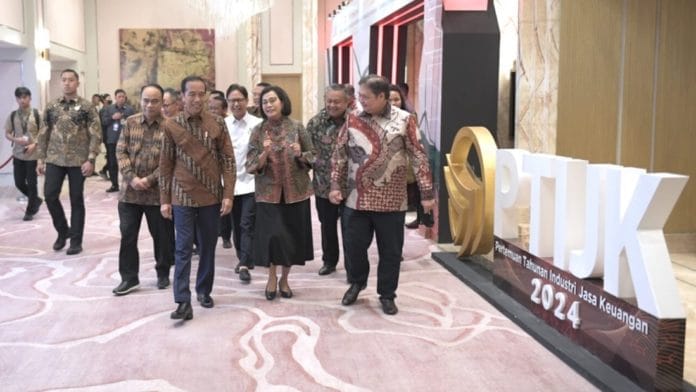 Presiden Jokowi menghadiri Pertemuan Industri Jasa Keuangan Tahun 2024 yang digelar di Ballroom The St. Regist, Jakarta, pada Selasa, 20 Februari 2024.