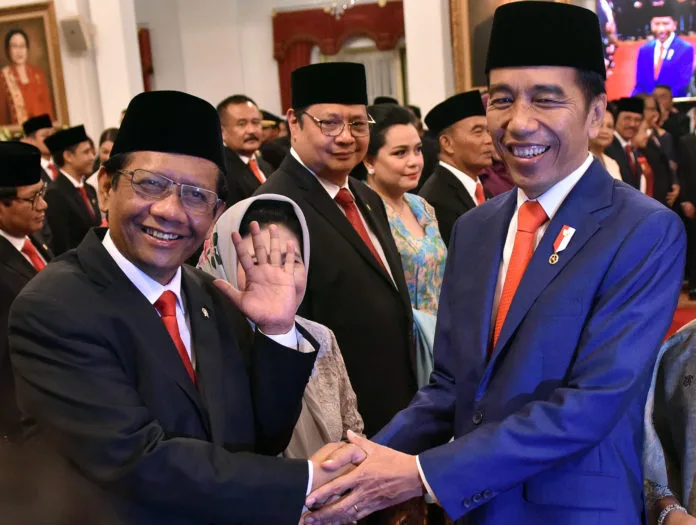 Presiden Joko Widodo (Jokowi) dan Menkopolhukam Mahfud MD.