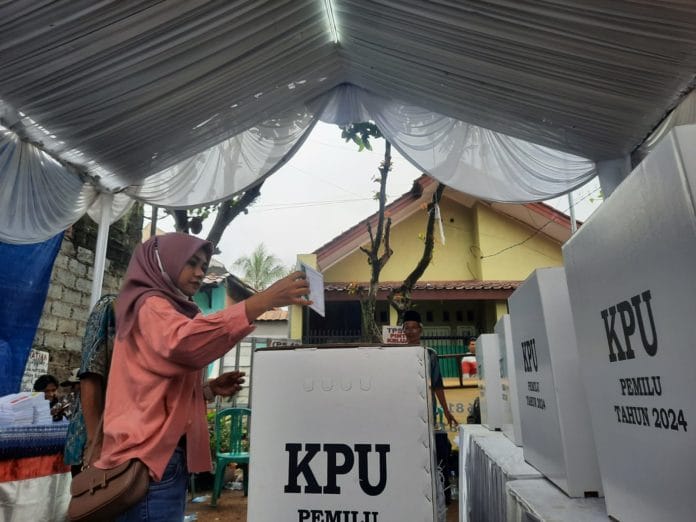 Suasana pemungutan suara, prabowo menang satu putaran