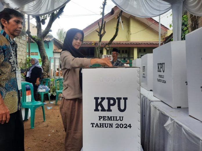 Suasana pemungutan suara di Dapil Jabar V tempat Adian Napitupulu berlaga