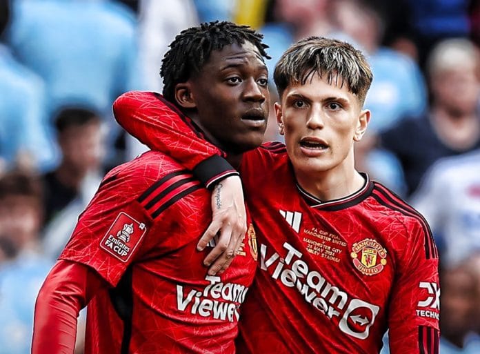 Kobbe Mainoo dan Alejandro Garnacho.