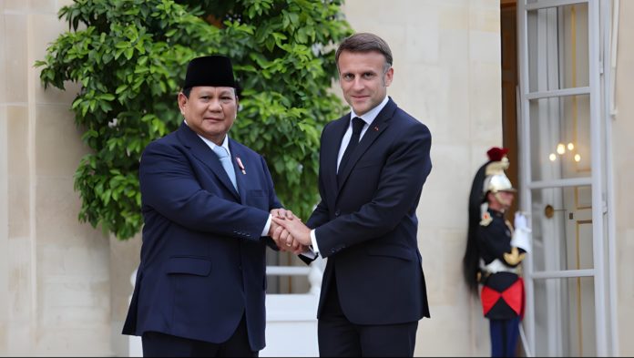 Menteri Pertahanan RI, Prabowo Subianto dan Presiden Prancis Macron.