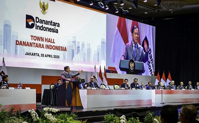 PRABOWO DANANTARA Presiden Prabowo Subianto ketika memberikan arahan kepada 1.500 pimpinan Badan Usaha Milik Negara (BUMN) dalam acara Town Hall Danantara Indonesia 2025 bertajuk Memperkuat Kolaborasi dan Arah Baru BUMN bersama Danantara Indonesia/setkab.go.id