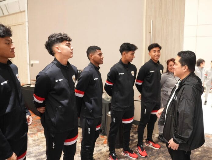 Tim U-17 Indonesia dan Ketua Umum PSSI, Erick Thohir./pssi.org
