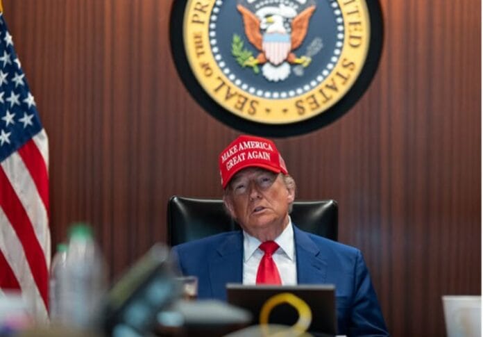 Trump Ngamuk ke CNN dan New York Times yang Bilang Serangan AS ke Pusat Nuklir Iran Gagal