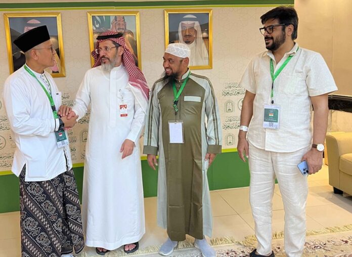 Ketua MUI Bidang Dakwah dan Ukhuwah KH M Cholil Nafis (kiri) Ketua MUI Bidang Dakwah dan Ukhuwah KH M Cholil Nafis (kiri)