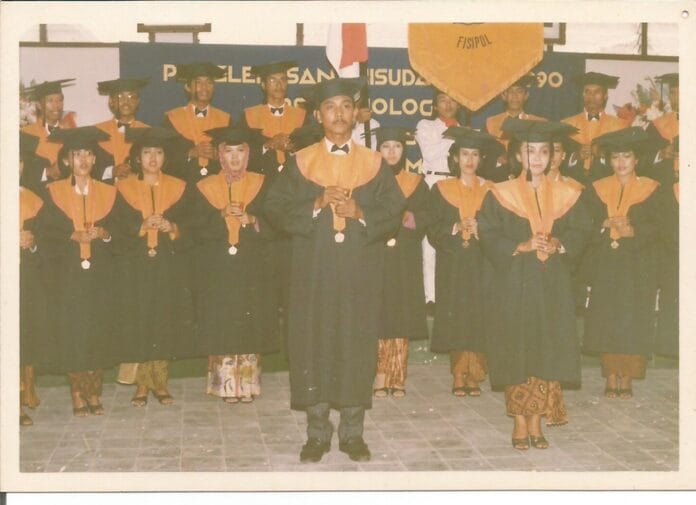 ‘Kakak Tertua’ Fisip Unsoed Dalu Agung Darmawan Jadi Ketua Ikafu 2025—2029