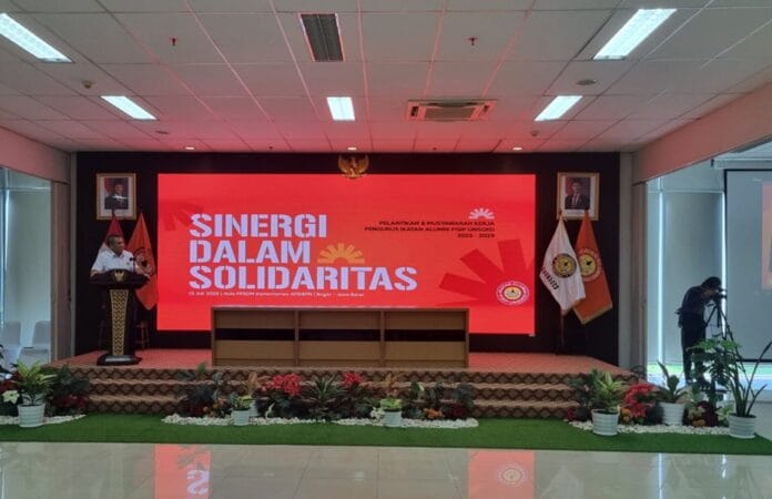 Dr Yudha Heryawan Asnawi ketika berbicara di acara pelantikan dan rapat kerja pengurus Ikatan Alumni FISIP Universitas Jenderal Soedirman (Unsoed) atau Ikafu masa bakti 2025—2029